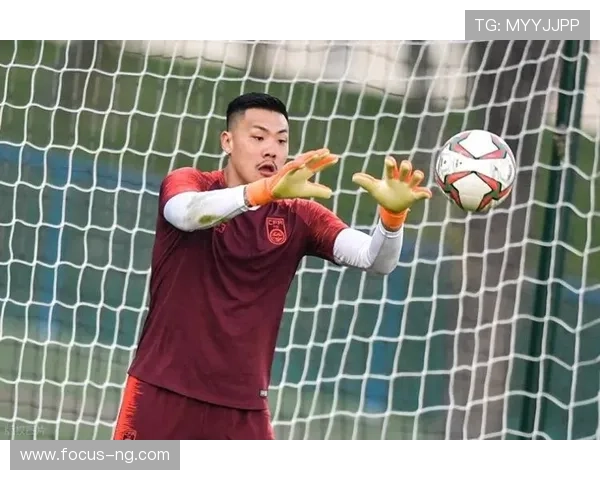 中国足球联赛迎来新赛季豪强对决战役引发球迷热议